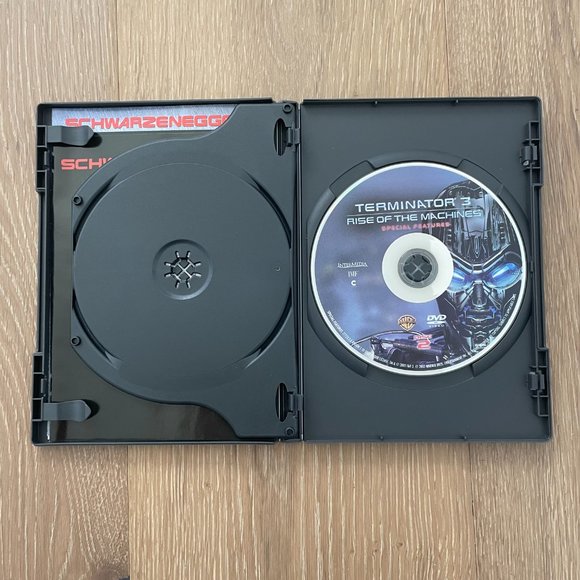 Terminator 3 Rise of the Machines DVD Movie 2003 Arnold Schwarzenegger 2 disc - Picture 5 of 12